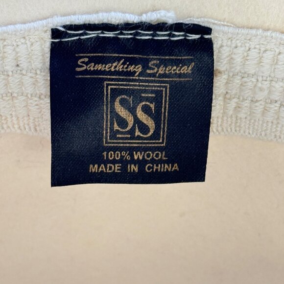 Samething Special 90s Cloche Hat Womens Wool Beige Flower Accent Vintage Style - Picture 2 of 13